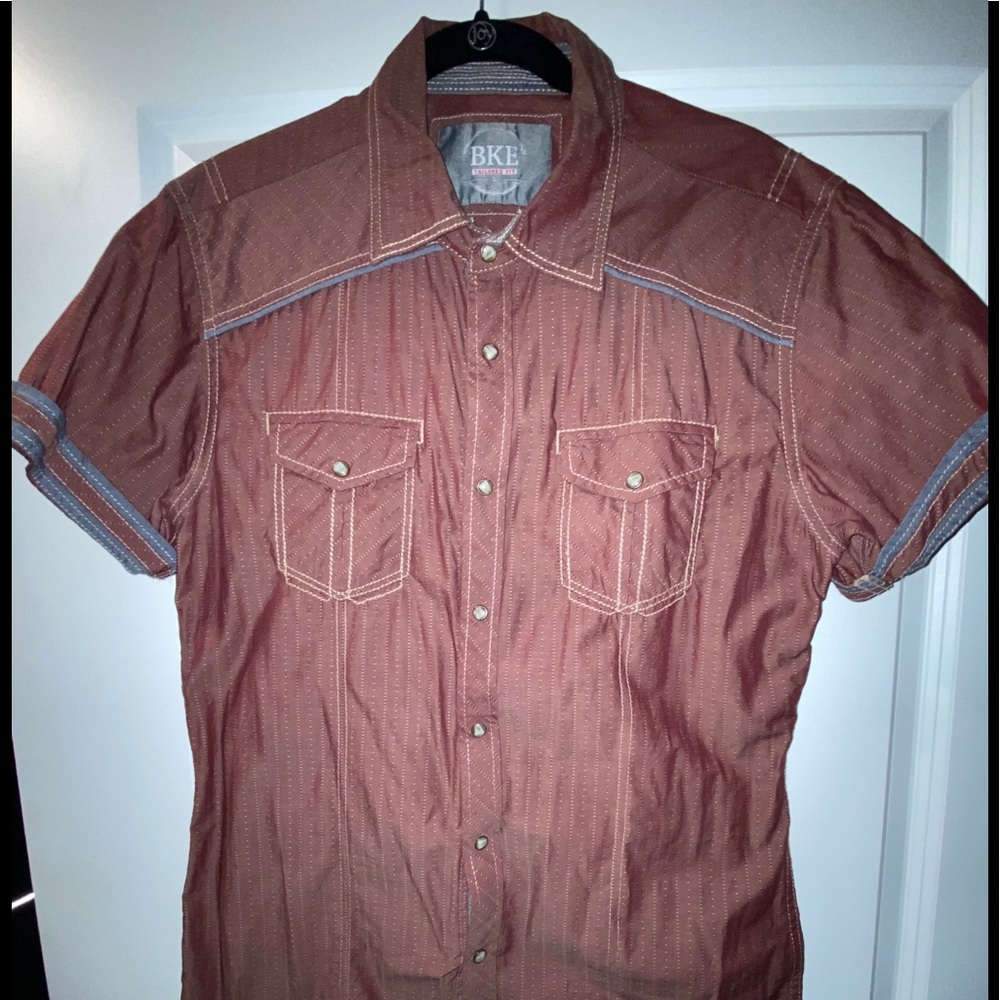 Buckle athletic cut button down shirt